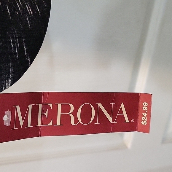 NWT Merona Black and White Ling Sleeve Shirt. SIZE Medium - Picture 5 of 6